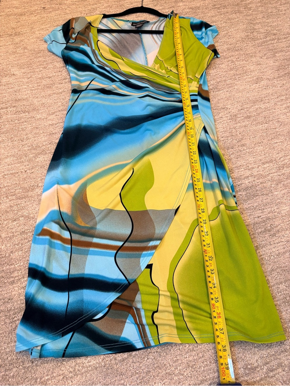 Frank Lyman Abstract Print Ruched Sheath Dress| Made in Canada | Size 8 - Picture 7 of 9